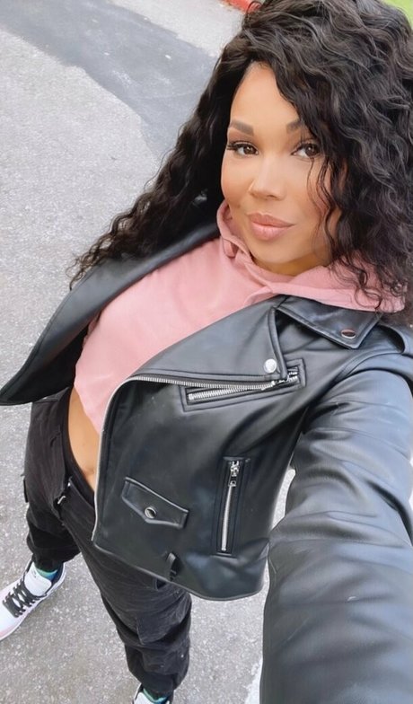 thetezzashow star beautiful img