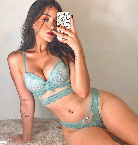 Isabelle Pinheiro pretty model img