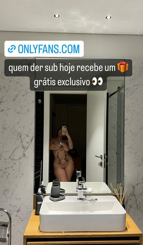 Debora Cardoso star art pic