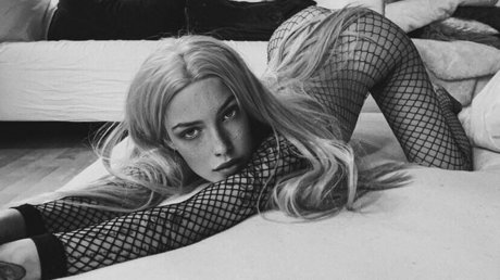 Lenkajzv art actress galleries