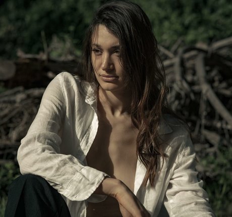 Shira Aizner model nude image