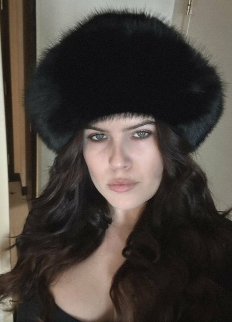 Erica Lindbeck art star archive