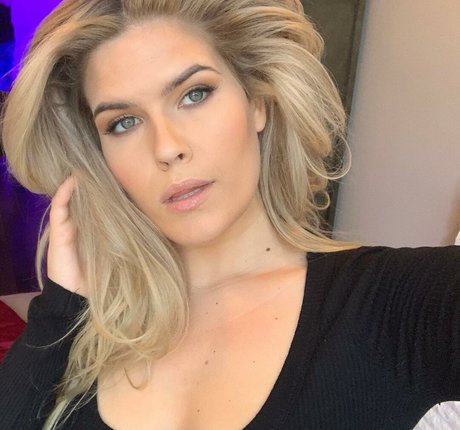 Erica Lindbeck hot pornstar pictures