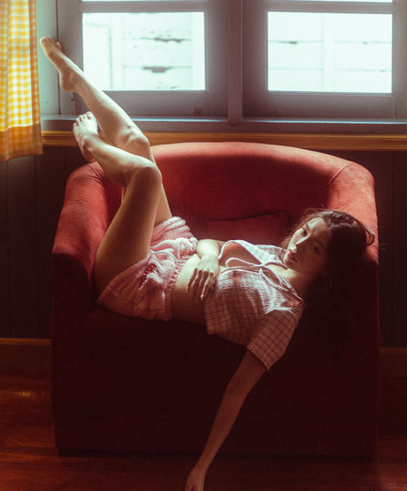 Nardear Montgod pornographic model image