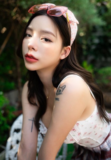 Nardear Montgod model porn galleries