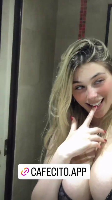 lesbian fingering onlyfans art porn gallery