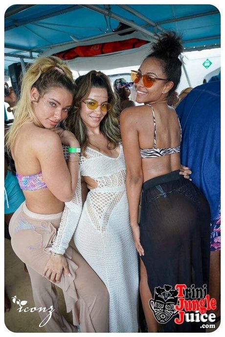 goth threesome onlyfans free nude pictures