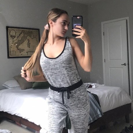 milf handjob onlyfans free sexy photos