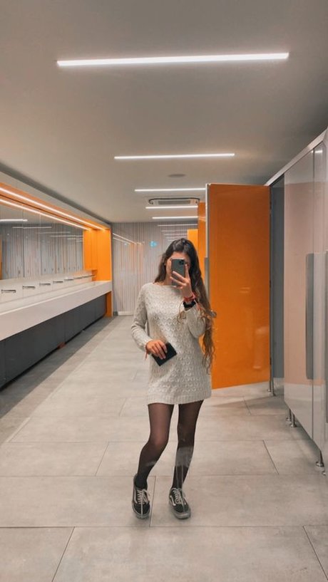 Veronica Marcelino model naked picture