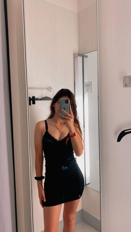 Veronica Marcelino art model images