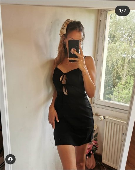 Ewenae art model gallery