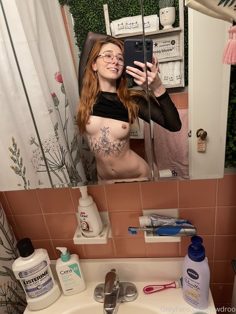 Rooshibi model high quality pic