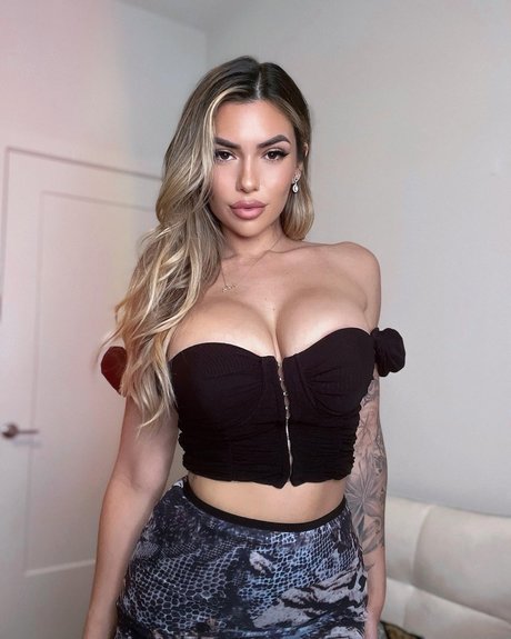 Luciana Del Mar perfect model galleries