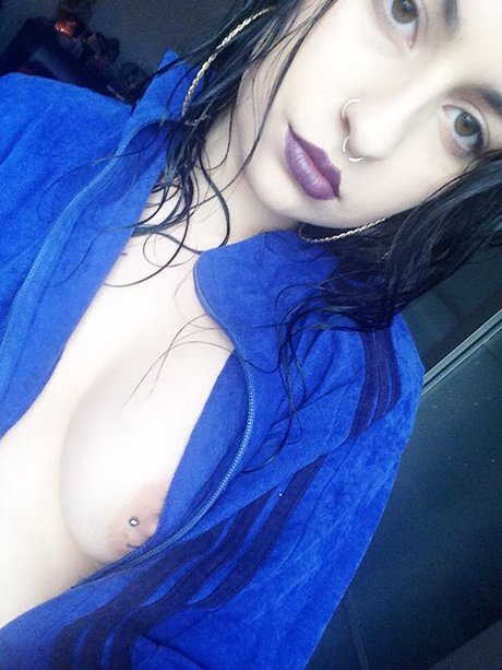 Pinustri model nude archive