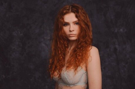 Kari Pitinova_ model adult images