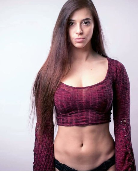 Mirjam Cherie pretty star galleries