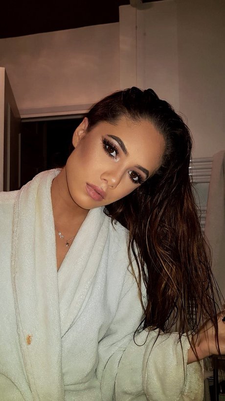 Saoirse Alicia Behzadi_ top pornstar image