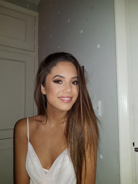 Saoirse Alicia Behzadi_ free star pics