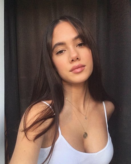 Saoirse Alicia Behzadi_ naked star pictures