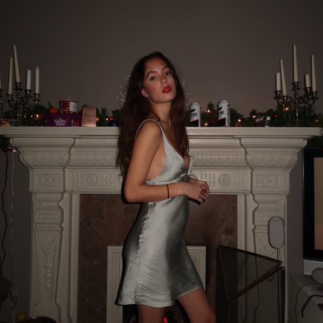 Saoirse Alicia Behzadi_ perfect actress galleries