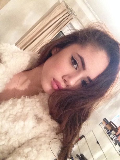 Saoirse Alicia Behzadi_ hd model pics