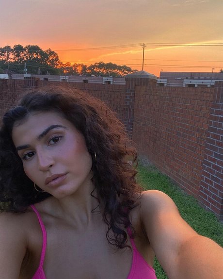 Taleen model sexy image