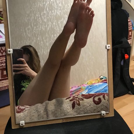 Tosha model hot image