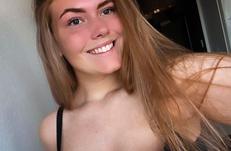 Vasana 20 star pretty pics