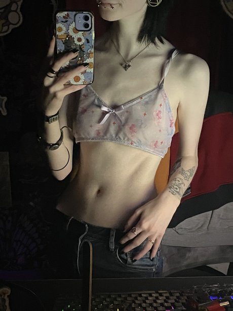 _Bat Brookes_ high quality actress image