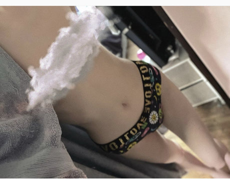 _Bat Brookes_ adult actress photos