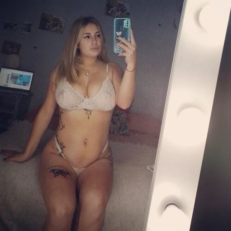 Karen Mulys_ xxx star pics