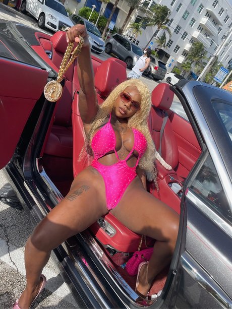 slut milf onlyfans adult pic