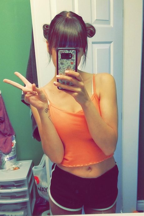 Yanderekamii porn model gallery