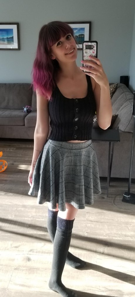 Yanderekamii naked actress photo