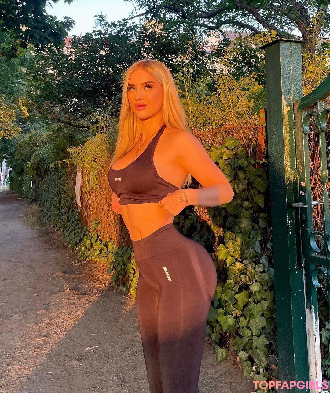 Edda Elisa perfect star archive