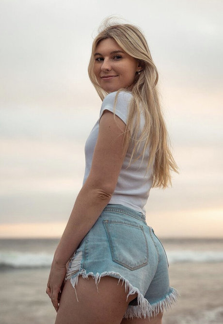 Jess Billings_ erotic star image