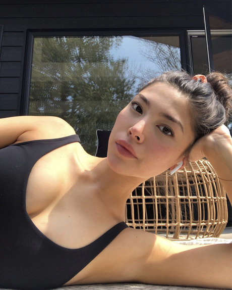 Emilymisi model hd pic