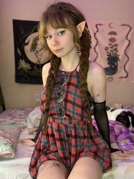 Fluffyfulafel_ nude model images