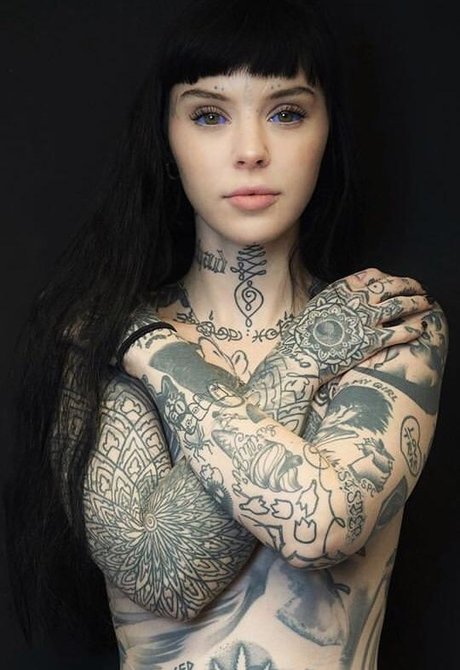 Grace neutral sexy model pics