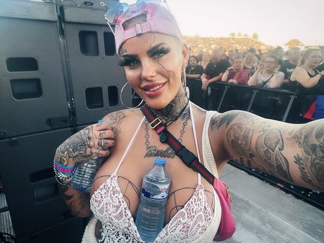 Leoni Baltz_ erotic actress photos