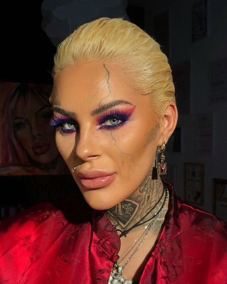 Leoni Baltz_ sex actress photos