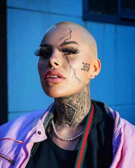 Leoni Baltz_ pornstar hot pics