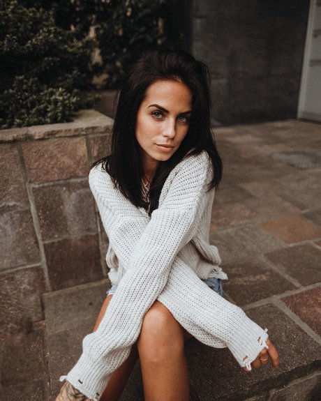 blonde muscle onlyfans free naked picture