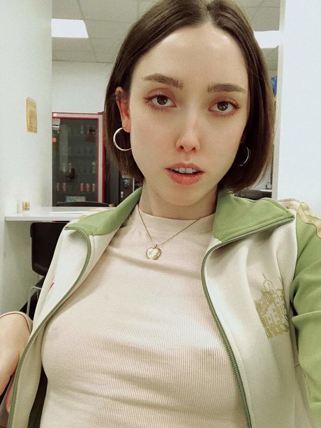 cute babe onlyfans beautiful naked archive