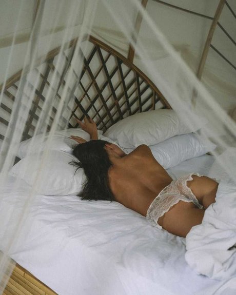 Arielle Spring exclusive actress pictures