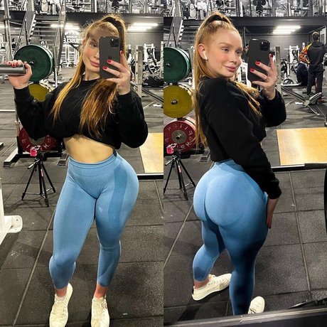 skinny shemale onlyfans xxx gallery