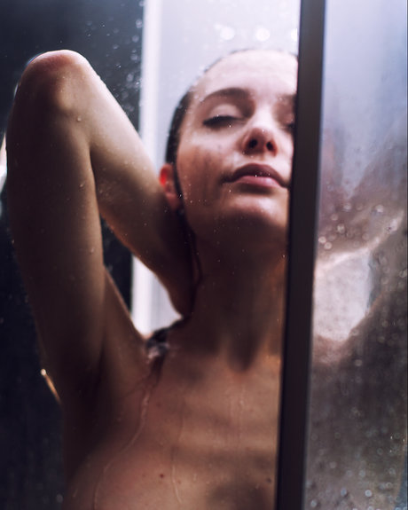 Ave Maria_ star pornographic photos