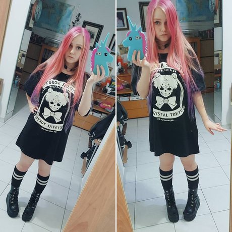 Invaderdd Dee Mente star erotic image