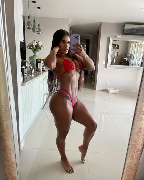 Sunny Doria Vargas exclusive model pics