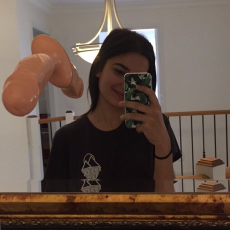 Loser Dyke pornstar nude archive